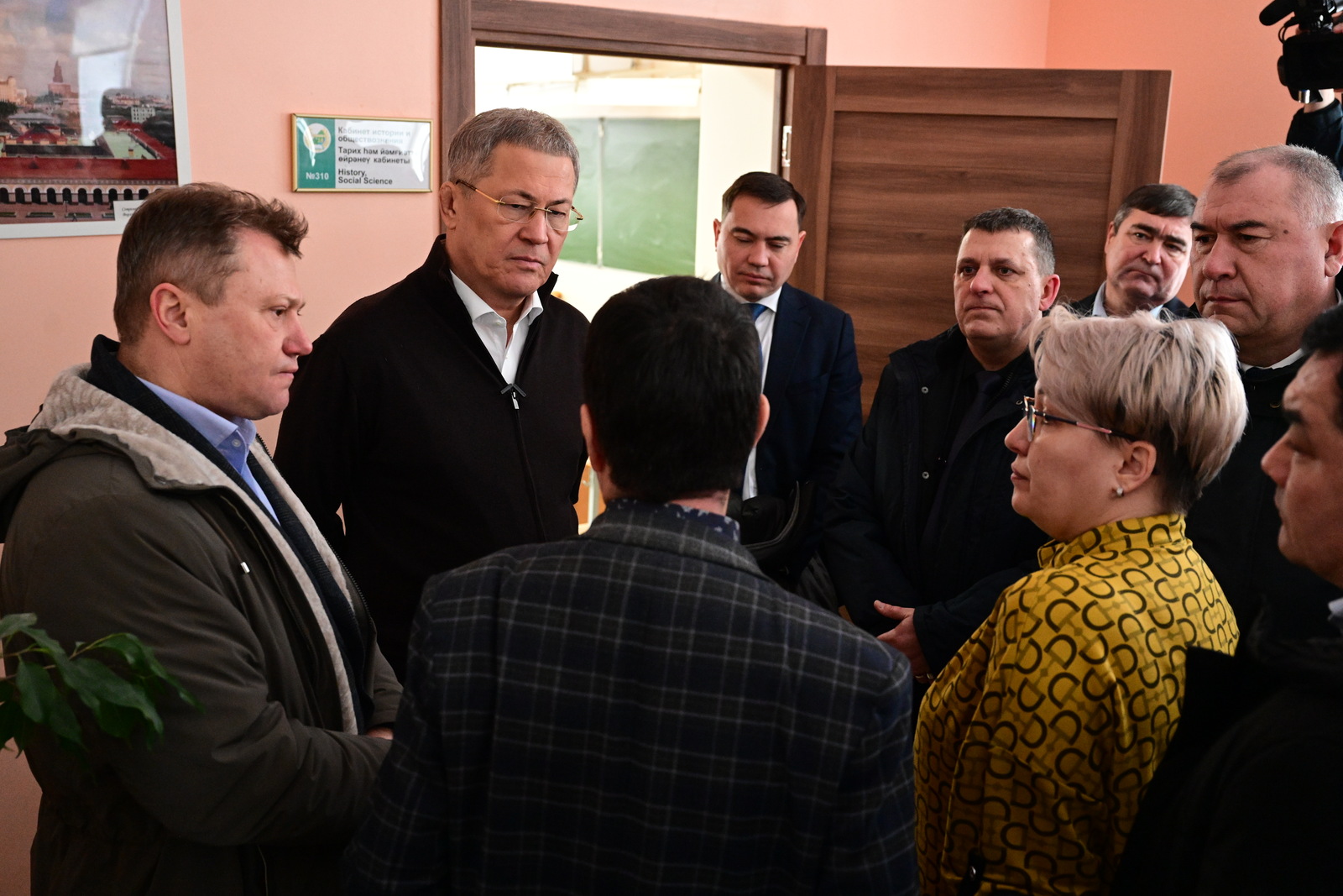 Азат Мухемедьянов.  Глава Башкортостана призвал к объективному анализу инцидента в уфимской гимназии