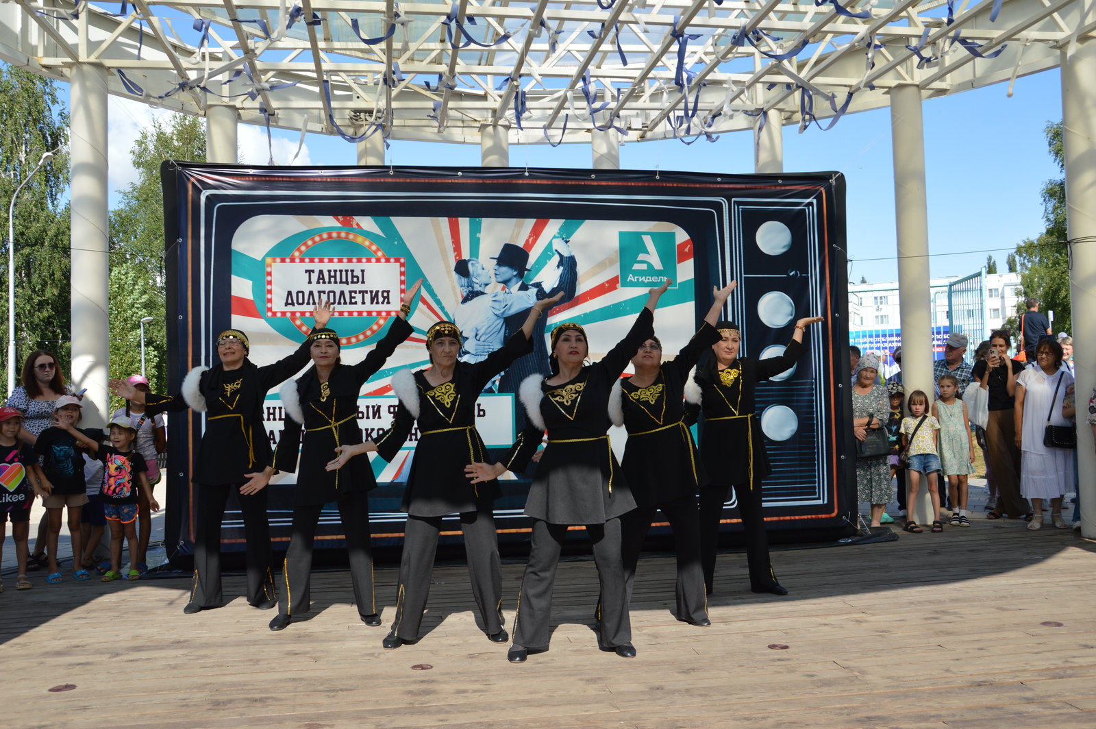 В Агидели прошел межрайонный фестиваль  «Танцы долголетия»