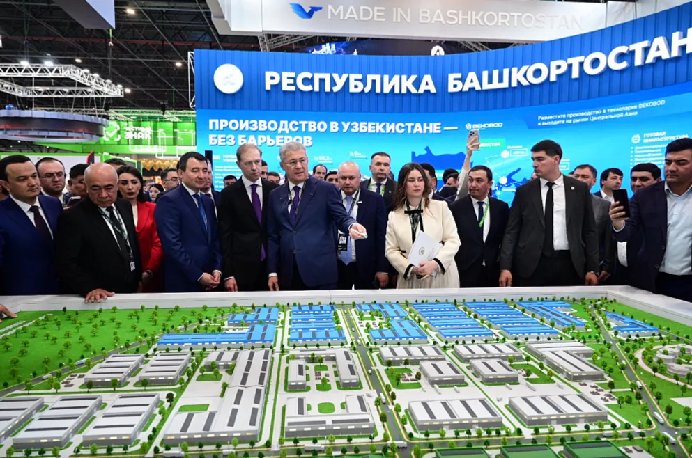 Радий Хабиров презентовал стенд Башкортостана на «ИННОПРОМ. Центральная Азия»