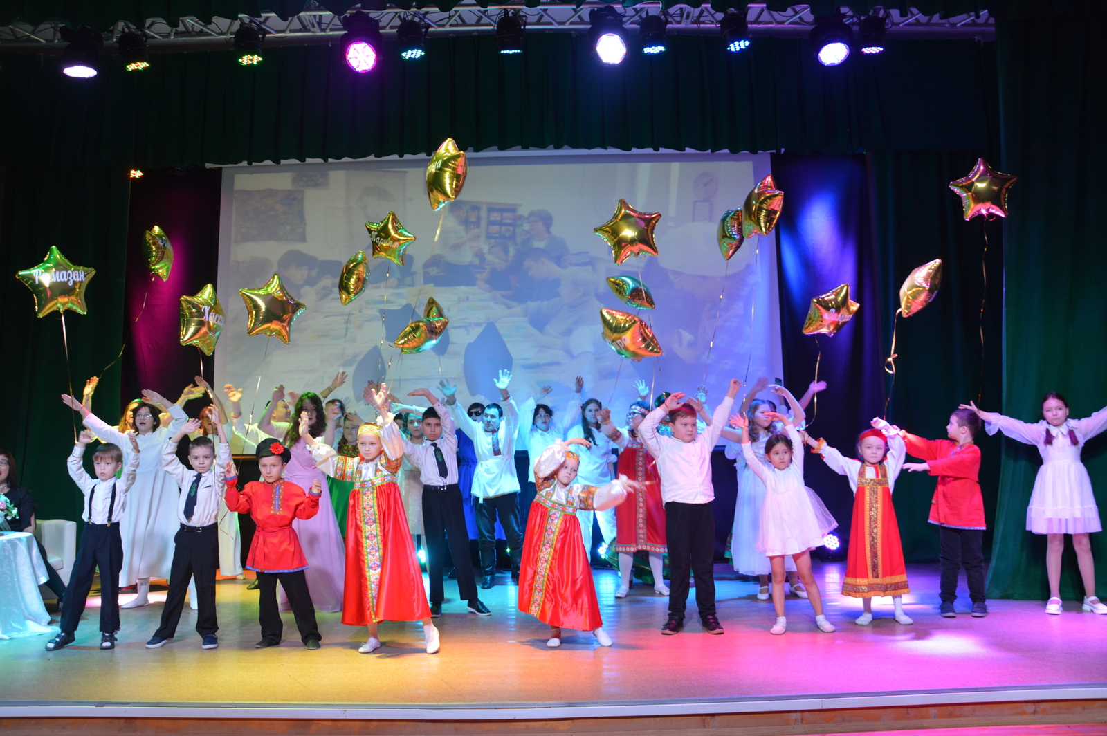 В Агидели прошел III городской инклюзивный фестиваль «Зажигаем звёзды»