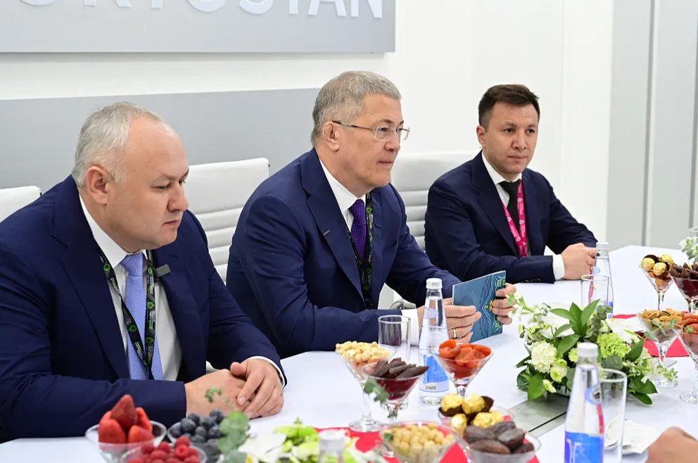 Радий Хабиров презентовал стенд Башкортостана на «ИННОПРОМ. Центральная Азия»