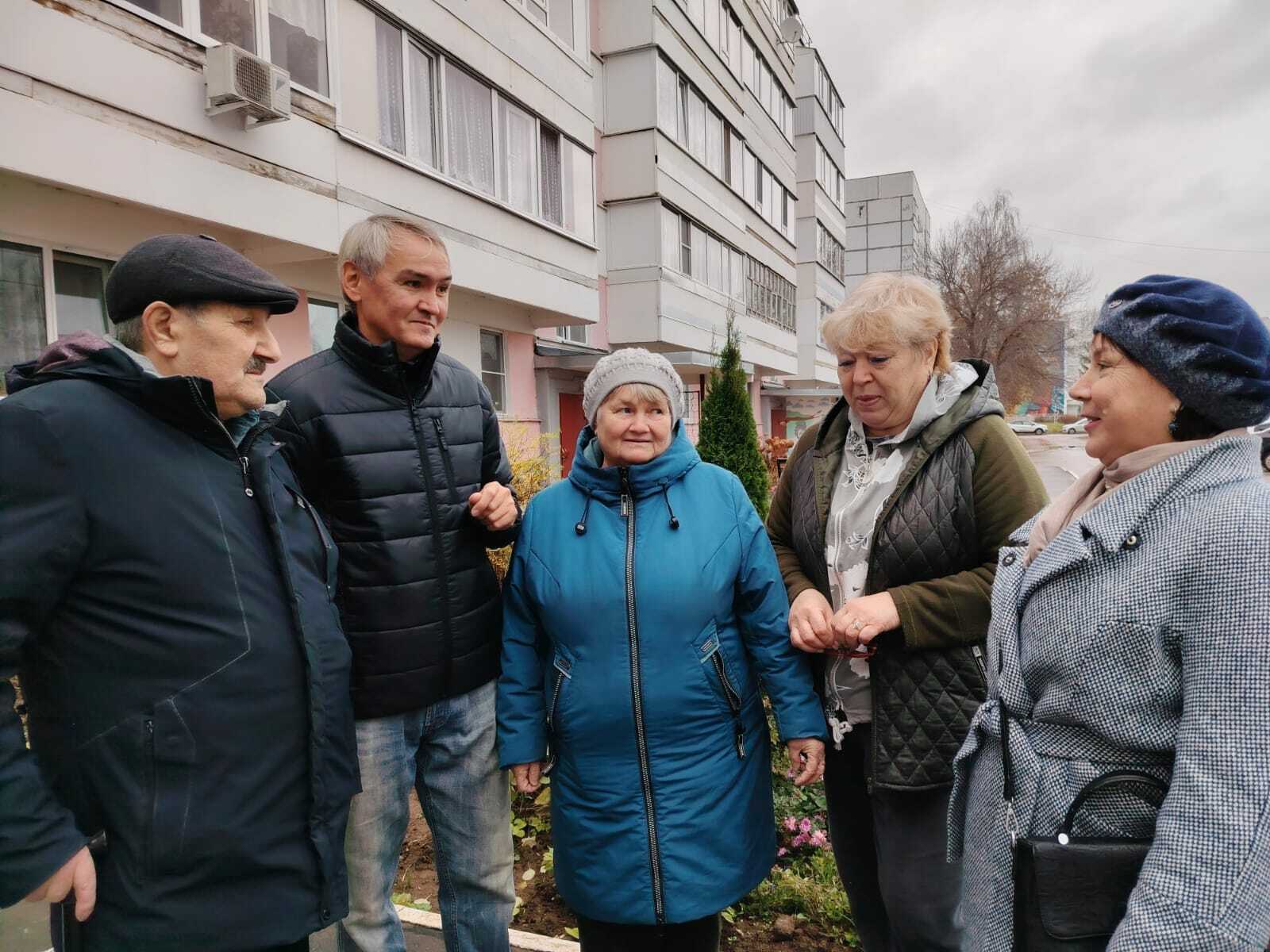 20 лет - служению людям