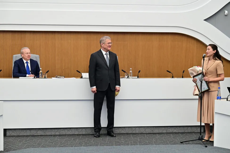 Радий Хабиров вручил государственные награды спортсменам Башкортостана