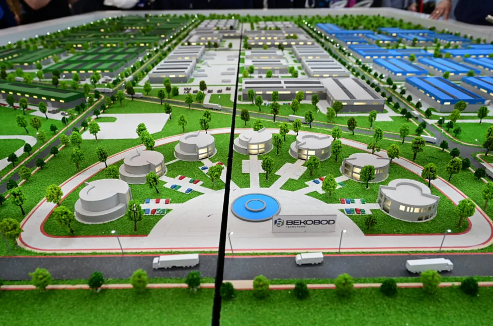 Радий Хабиров презентовал стенд Башкортостана на «ИННОПРОМ. Центральная Азия»