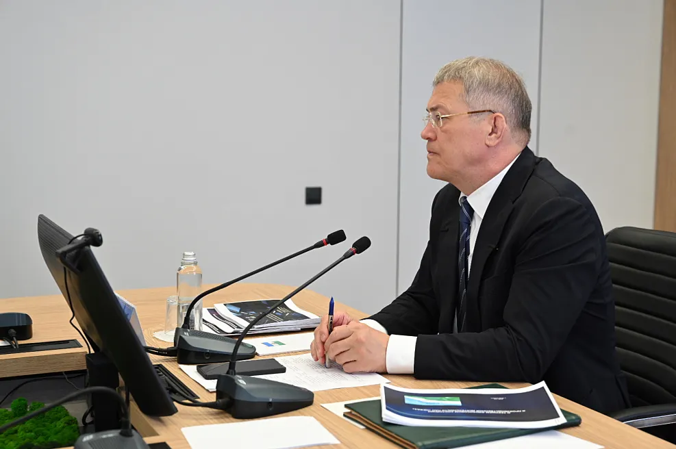 Радий Хабиров о вопросах социально-экономического развития Нефтекамска