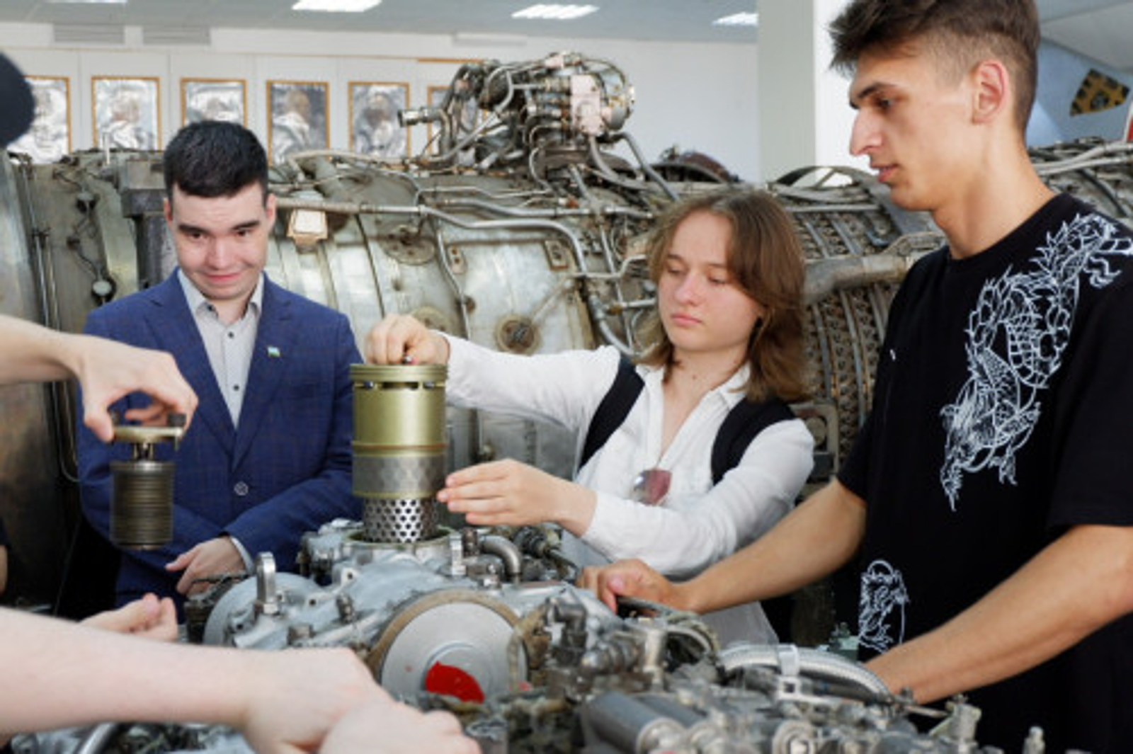 Студенты со всей России прошли Научно-популярный тур имени Шень Ко в Уфе