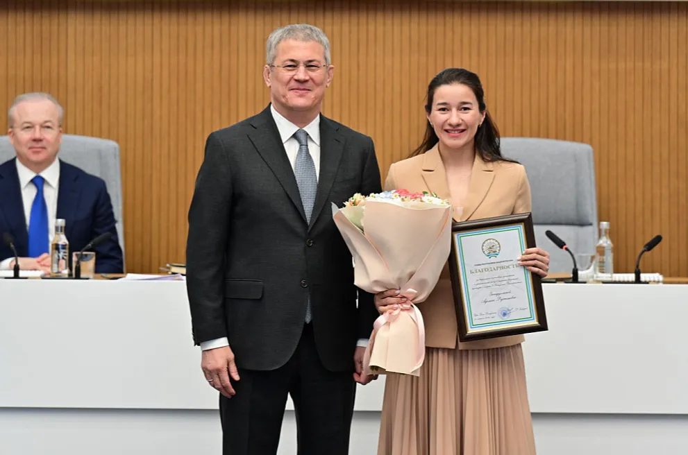 Радий Хабиров вручил государственные награды спортсменам Башкортостана