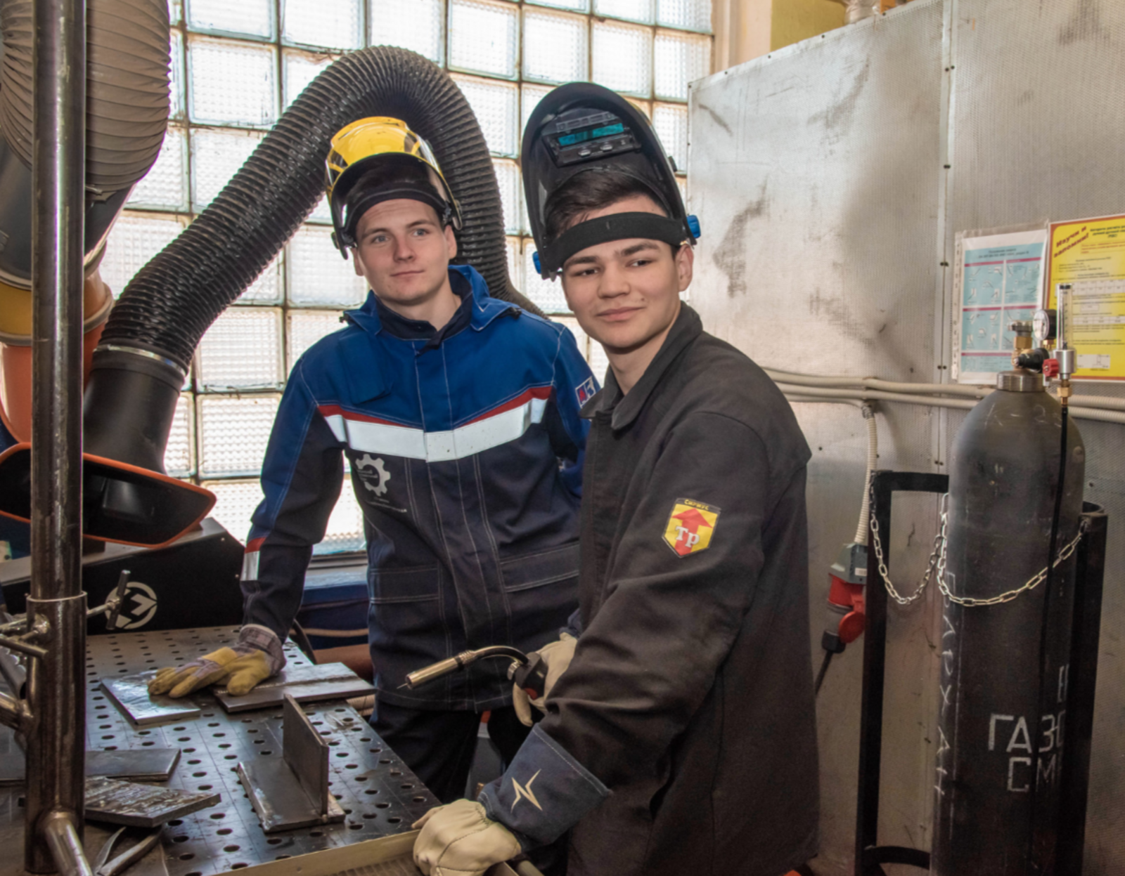 На заводе в Башкирии работают участники студенческих производственных отрядов