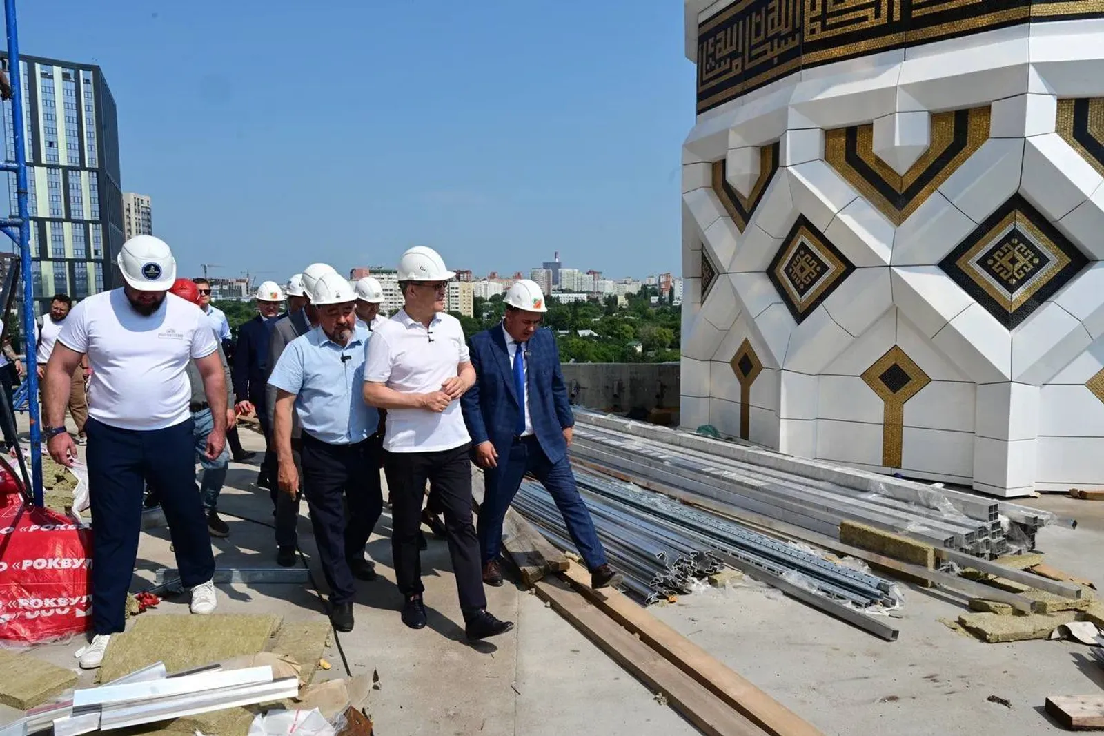 Радий Хабиров рассказал о ходе строительства мечети «Ар-Рахим» в Уфе.
