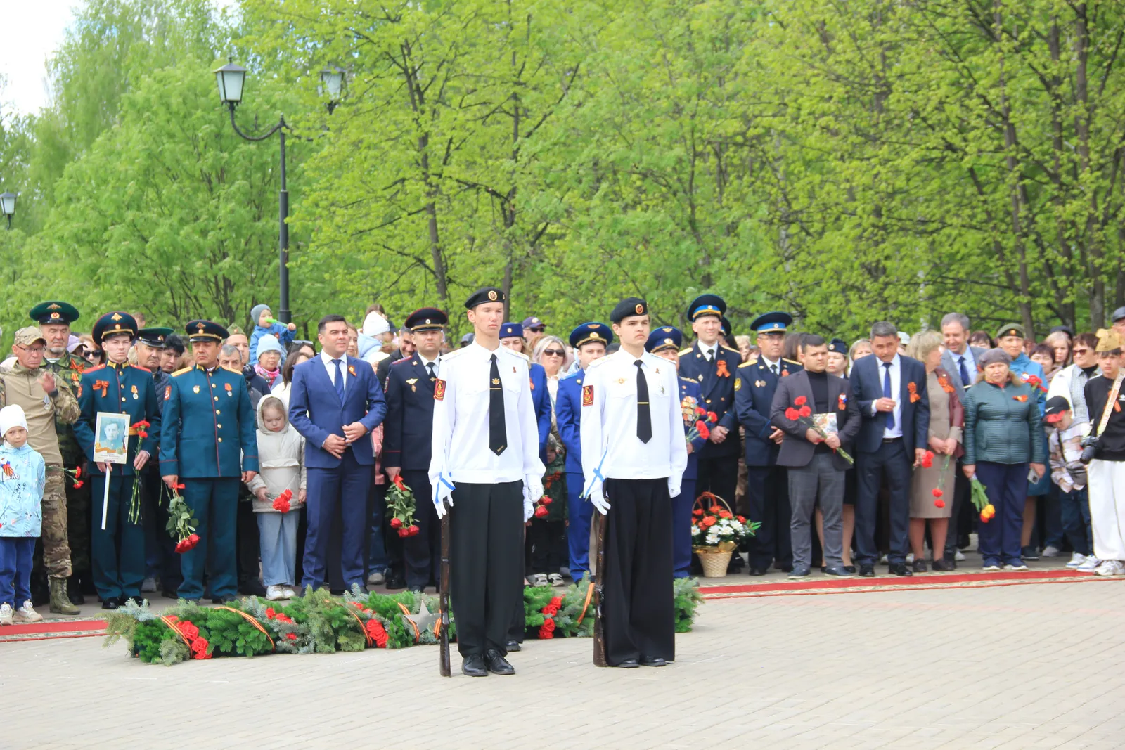 В Агидели почтили память героев и накрыли стол для ветеранов