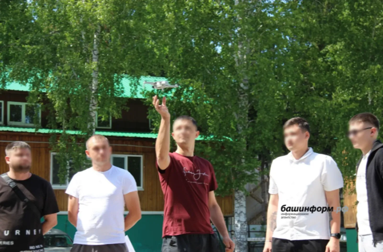 В Башкирии молодые мужчины выбрали службу в рядах операторов БПЛА